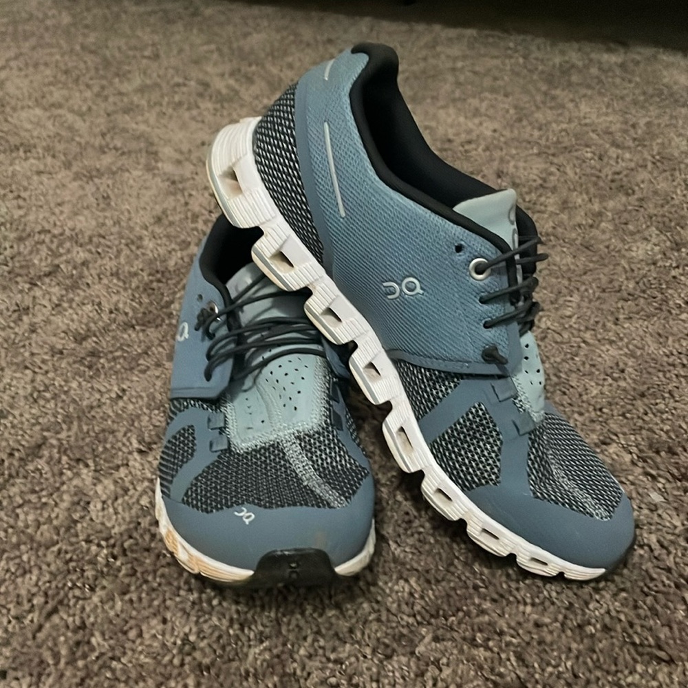 On Cloud women’s running shoes